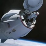 SpaceX Luncurkan Pesawat Antariksa Berawak Komersial Pertama