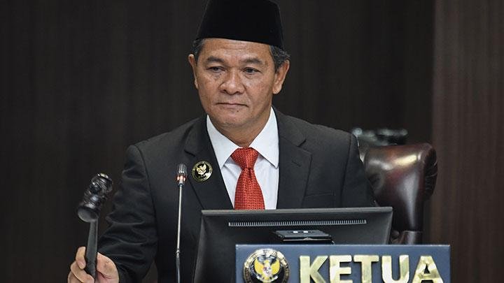 langgar kode etik