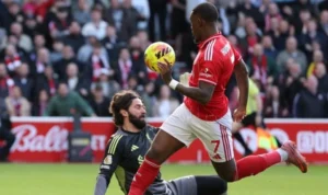 Liverpool Kewalahan di Forest Liverpool Kewalahan di Forest
