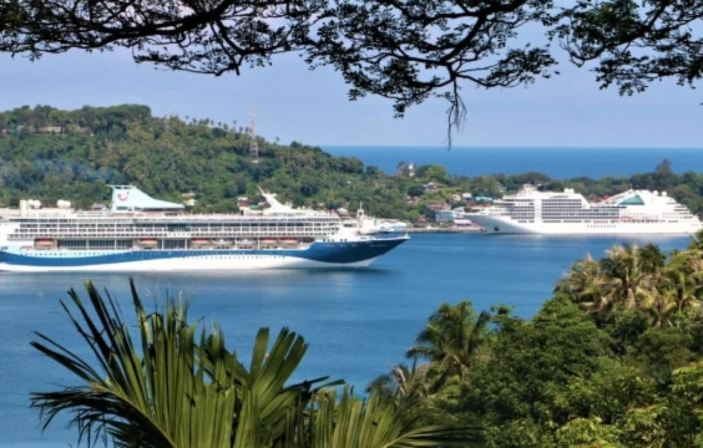 Kapal Pesiar Bahamas Sabang