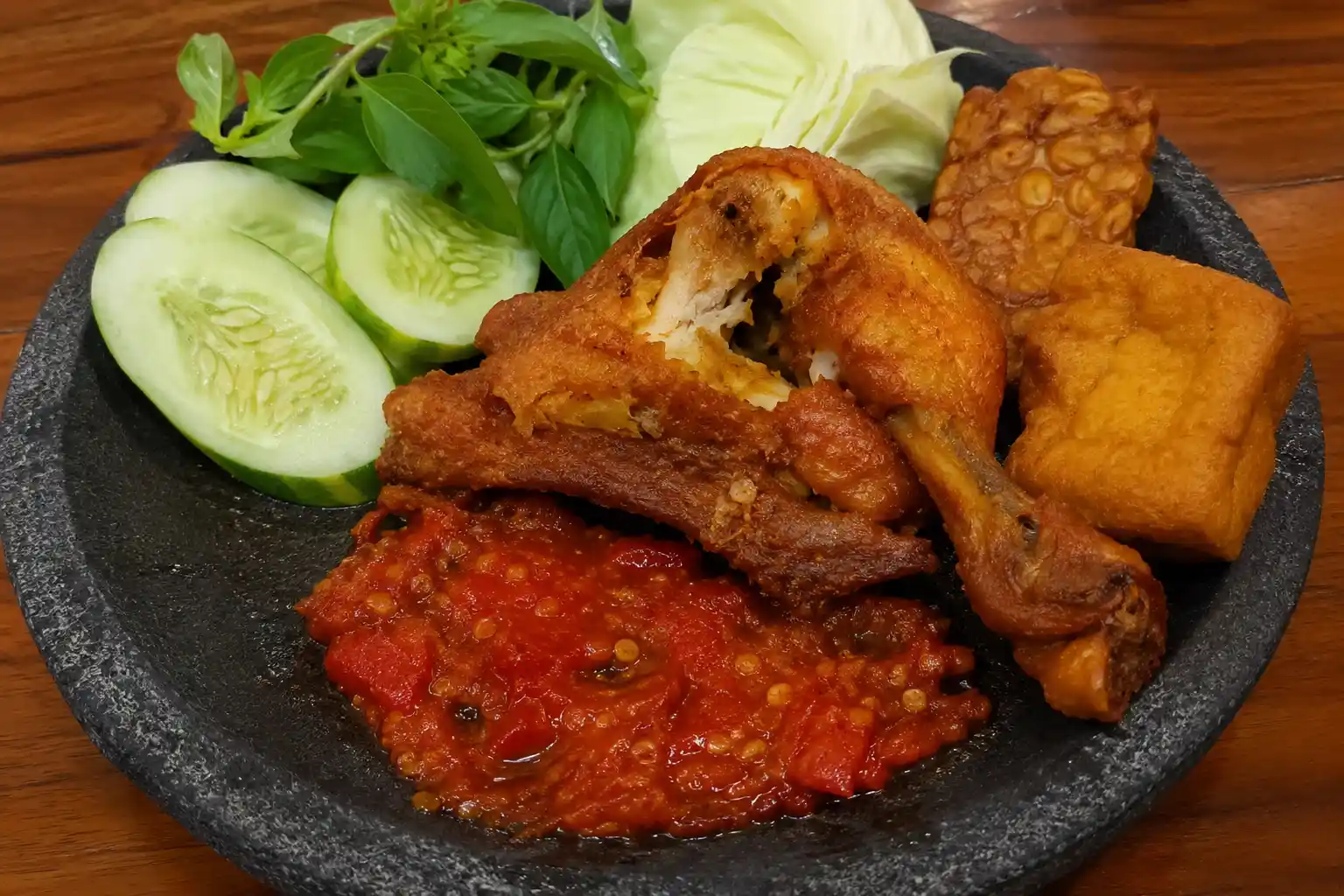 Resep Ayam Lamongan Gurih dengan Sambal Pedas dan Kuah Bumbu Meresap